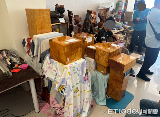 ▲▼        南投檢警林共同捍衛山林瓦解逃逸外籍移工所組成大型盜伐集團     。（圖／記者高堂堯翻攝）