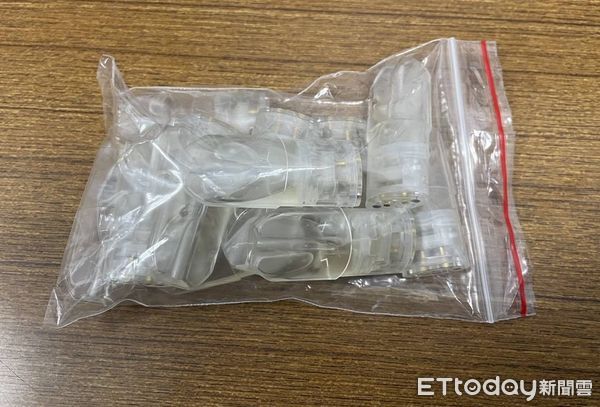 ▲鄭男開車遇到路檢，被發現藏有K他命又在內褲裡搜出喪屍煙彈。（圖／記者陸運陞翻攝）