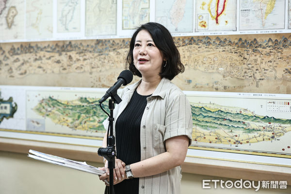 ▲民進黨立委吳思瑤受訪。（圖／記者林敬旻攝）