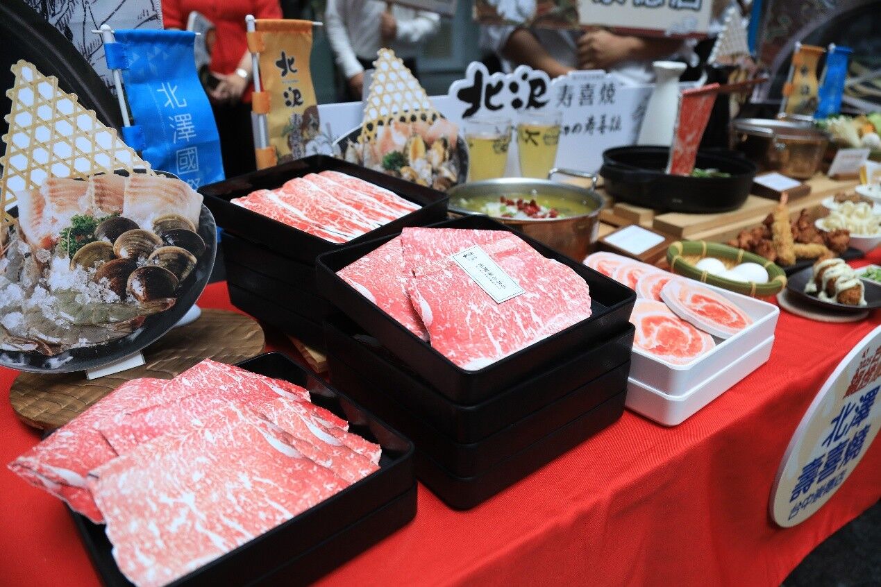 吃鍋烤變車主！2025台中最新「十大鍋烤店家」出爐 盧市長親自Call Out揭曉汽車大獎幸運兒（圖／臺中市政府經濟發展局提供）