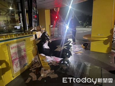 和男友台南夜遊!20歲高雄女騎車撞進彩券行 昏迷送醫搶救