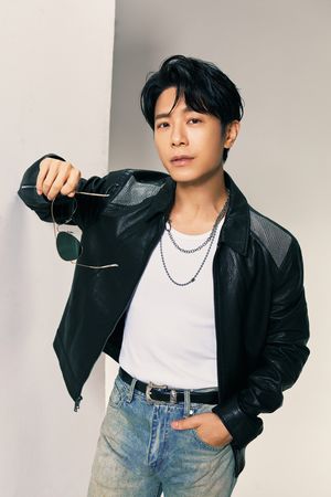 ▲▼韋禮安復古造型。（圖／索尼音樂提供）