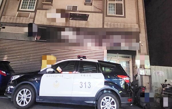 ▲中壢警方本月25日晚間在長沙路某大樓查獲「一樓一鳳」個人工作室，圖為大樓外觀。（圖／中壢警方提供）