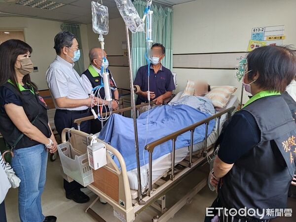 ▲犯保屏東分會暖心送達重傷照護物資。（圖／犯罪被害人保護協會屏東分會提供）