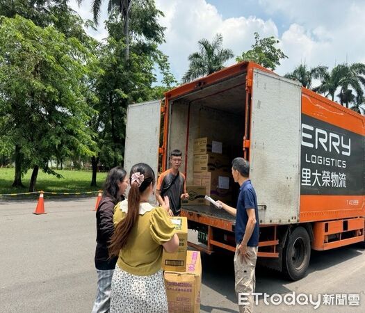 ▲犯保屏東分會暖心送達重傷照護物資。（圖／犯罪被害人保護協會屏東分會提供）