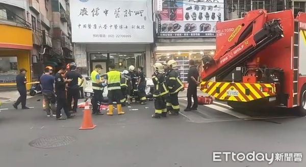 ▲新北市土城區中央路二段車禍，現場7人受傷。（圖／民眾提供）