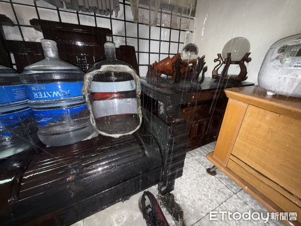▲台南市永康區11樓高樓火警，所幸自動撒水系統及時啟動，火勢迅速撲滅。（圖／消防局提供）