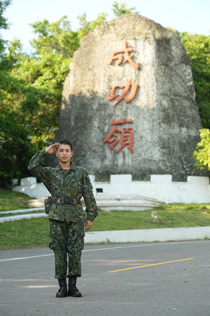 ▲▼蓋瑞再度入伍，想證明自己可以通過考驗。（圖／台視提供）