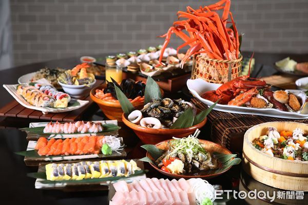 ▲台北萬豪酒店Garden Kitchen即日起至9月30日推出「和風夏宴」日式主題餐檯。（圖／台北萬豪酒店提供）