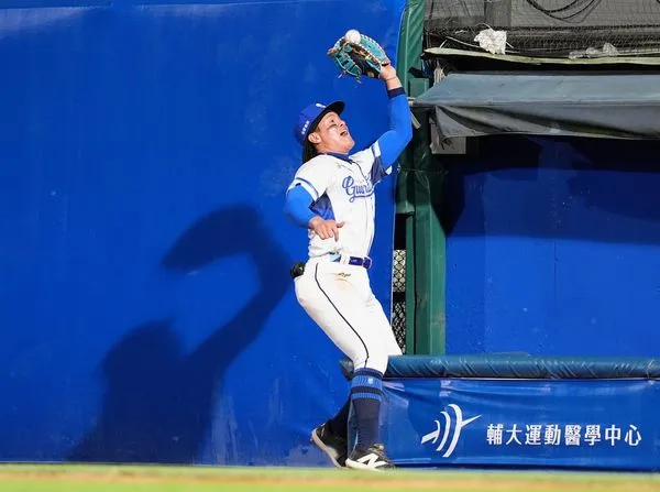 ▲▼   張育成          。（圖／富邦悍將提供）