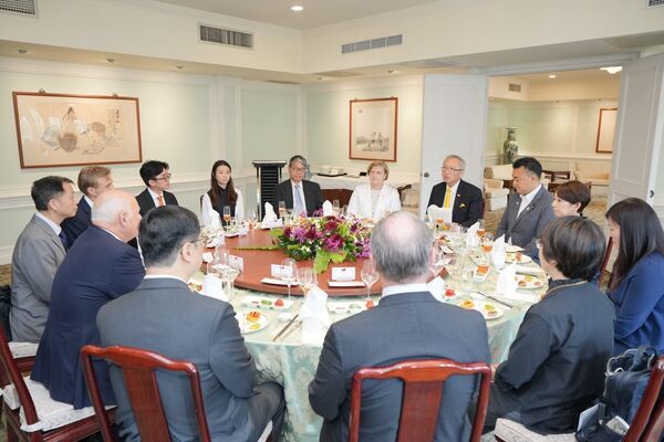 ▲▼外交部政務次長吳志中午宴歡迎「對中政策跨國議會聯盟」（IPAC）訪問團。（圖／外交部提供）