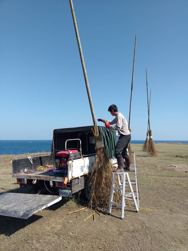 ▲潮境公園打卡地標「掃把救星」將撤下。（圖／海科館提供）