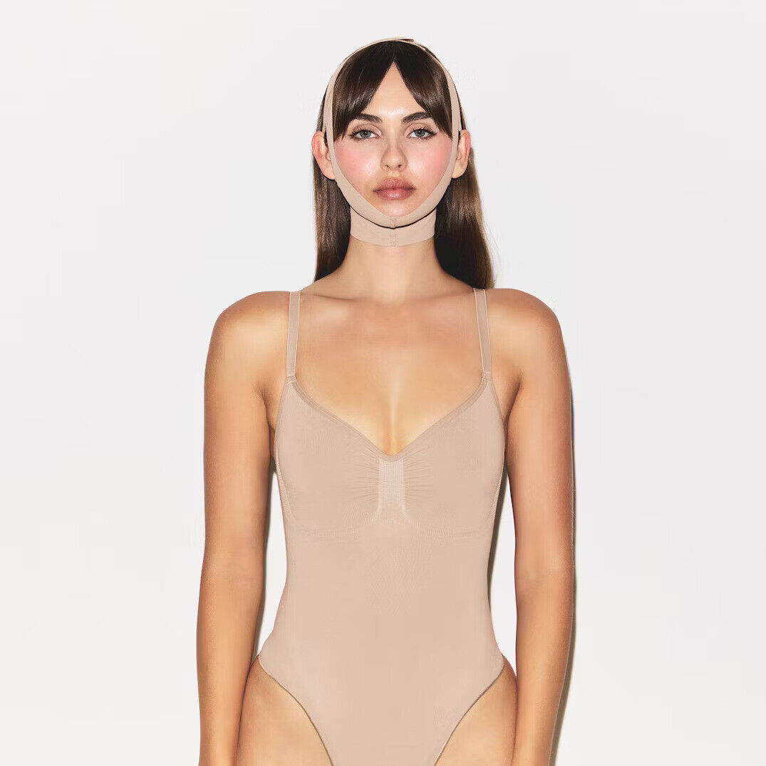 ▲束臉袋          。（圖／翻攝自IG、官網）