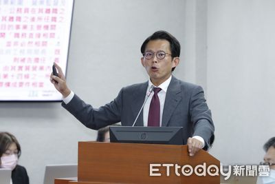 轟內閣改組是笑話 黃國昌諷:鄭銘謙一定要留、邱泰源沒戰力要換