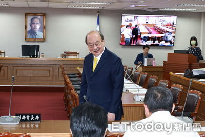 柯總召的逆襲?民進黨團明「議場內」開黨團大會 周玉蔻曝用意