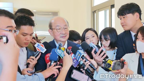 ▲▼民進黨團總召柯建銘受訪。（圖／記者陳煥丞攝）