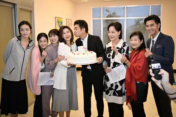 ▲陳珮騏48歲生日與《百味人生》劇組一起度過。（圖／三立提供）