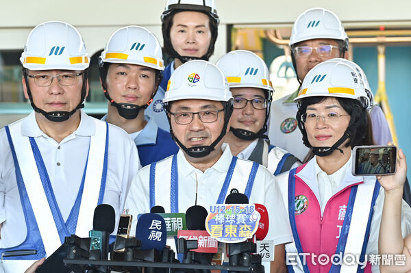 ▲▼新北市長侯友宜視察新北捷運三鶯線陶瓷老街站。（圖／記者李毓康攝）