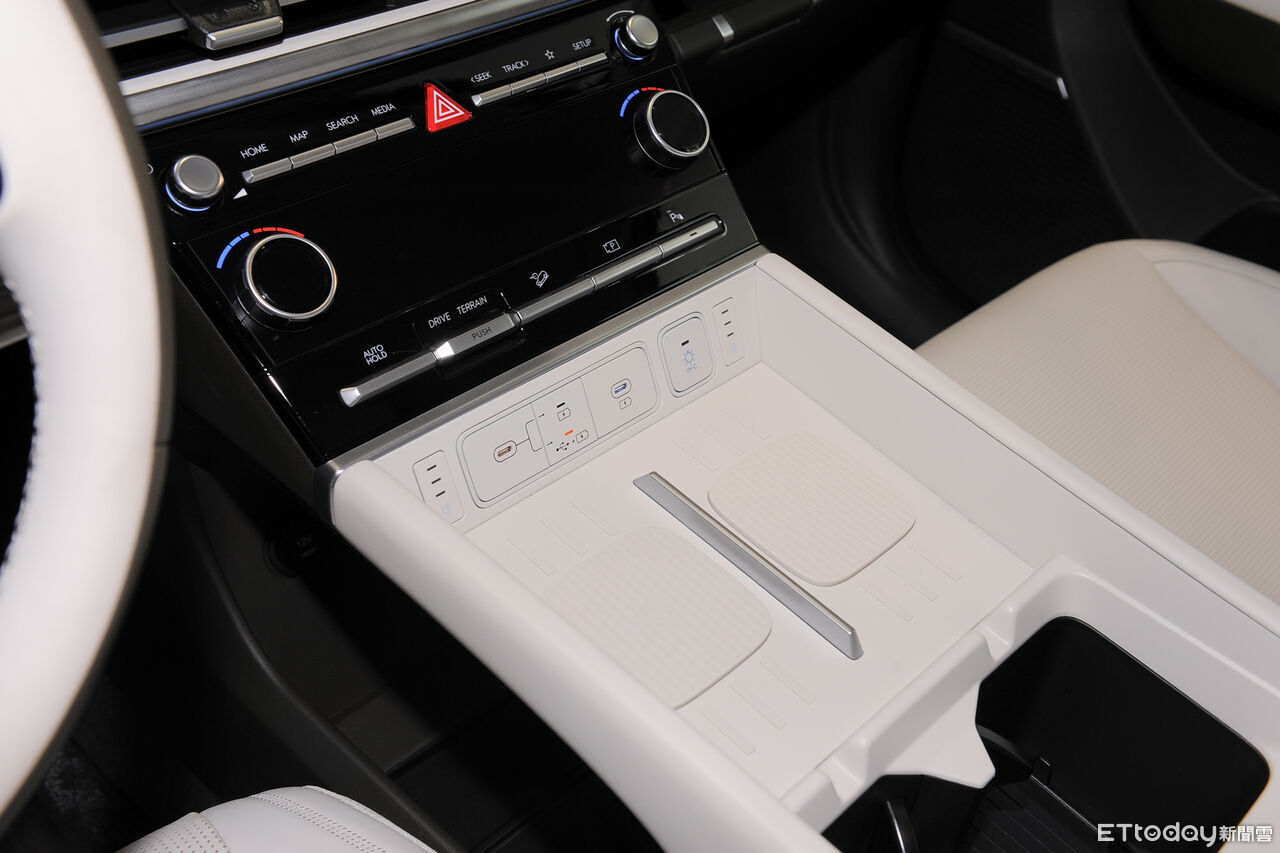 ▲Hyundai Santa Fe Calligraphy書法版。（圖／記者林鼎智攝）