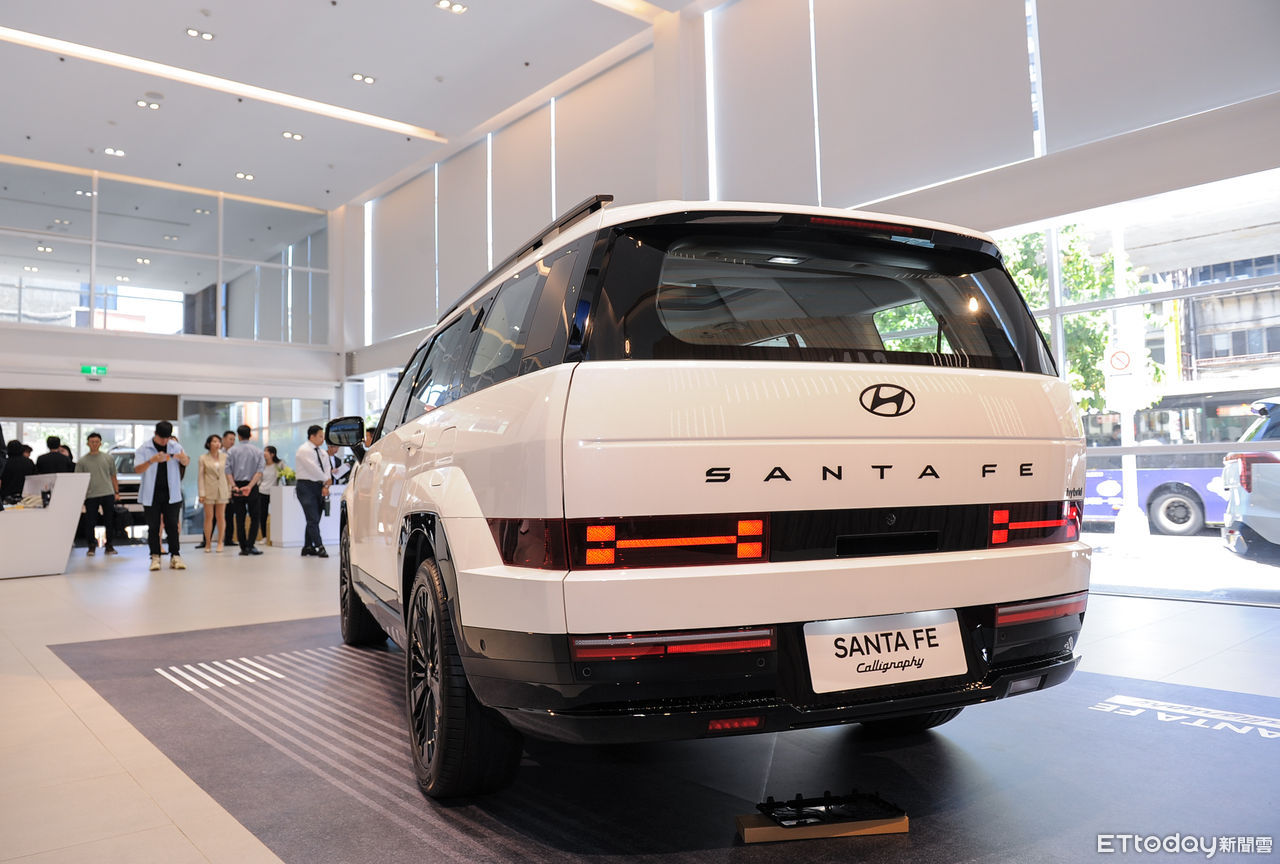 ▲Santa Fe書法版。（圖／記者林鼎智攝）