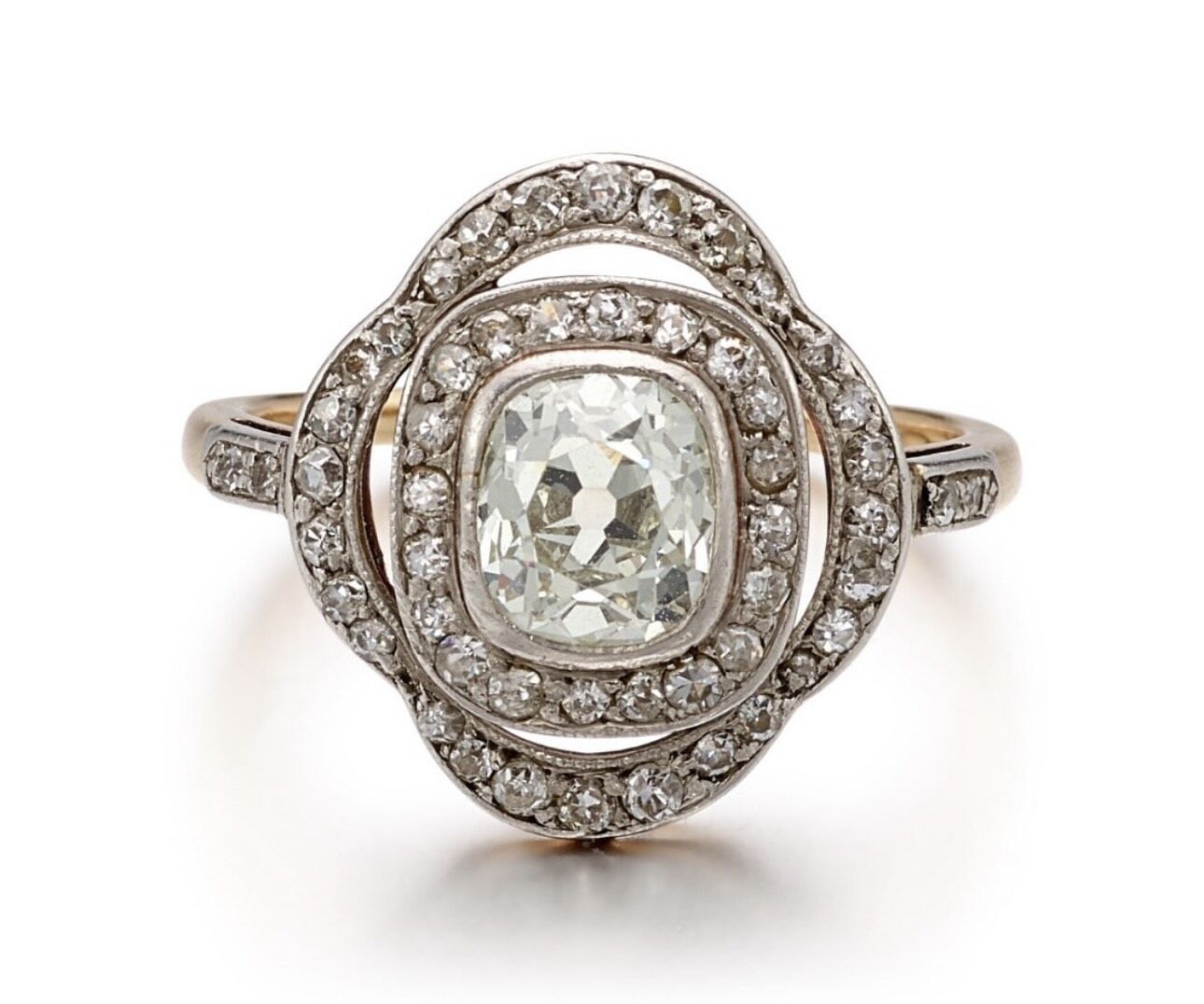 ▲▼  泰勒絲鑽戒          。（圖／翻攝IG）