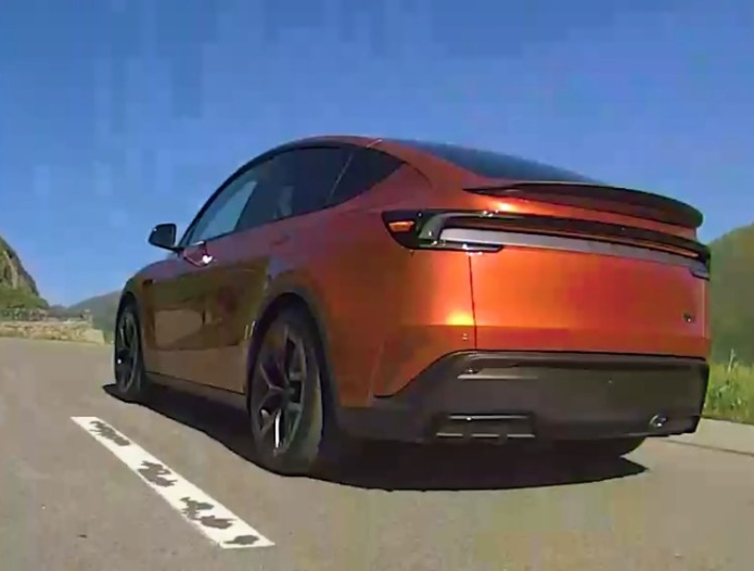 ▲特斯拉於官方社群釋出神秘新車預告！主角應就是籌備已久的Model Y性能款。（圖／翻攝自特斯拉）