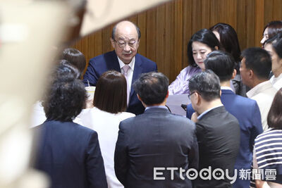 幕後／民進黨九月政爭？賴清德勸退遭柯建銘痛罵　「祭一招擋逼宮」