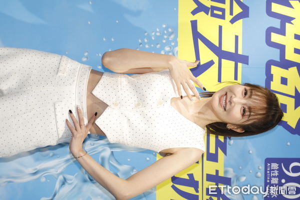 ▲▼曾莞婷完美演繹2大神器鹼去負擔活動記者會。（圖／記者湯興漢攝）