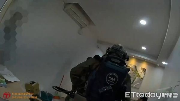 ▲刑事局28日宣布破獲竹聯幫弘仁會討債集團逮捕主嫌洪男及7名共犯。（圖／記者張君豪翻攝）