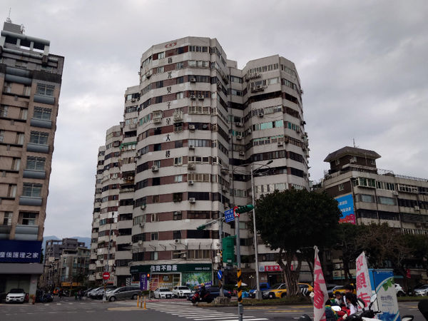 ▲士林雙子星大樓46年老社區回  。（圖／北市都更處提供）