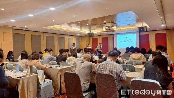 ▲▼   吳鳳科技大學巡迴列車於8/26號召嘉義縣產業園區廠商共同推動數位與低碳轉型  。（圖／吳鳳科技大學提供）