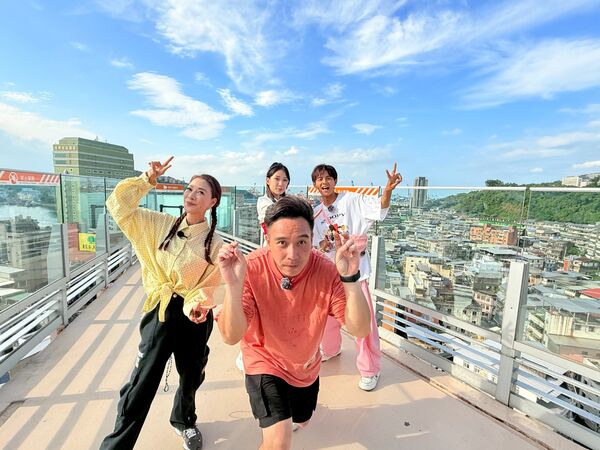 ▲無尊(左起)、檸檬、阿翔與楊繡惠一秒到埃及。（圖／民視提供）