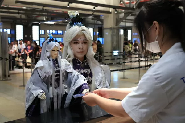 ▲霹靂布袋戲到日本遊玩。（圖／麗星郵輪提供）