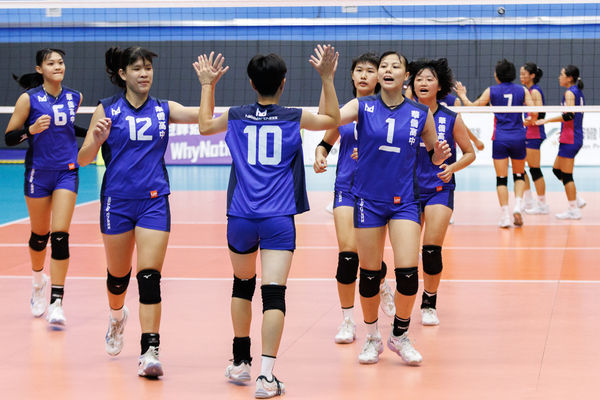 ▲華僑女排賞中山工商首敗，登峰造極排球賽龍頭大亂鬥。（圖／登峰造極提供）