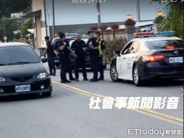 ▲竹南警方圍捕逃逸移工，外送員載警員迅速逮捕移工歸案。（圖／記者楊永盛翻攝）