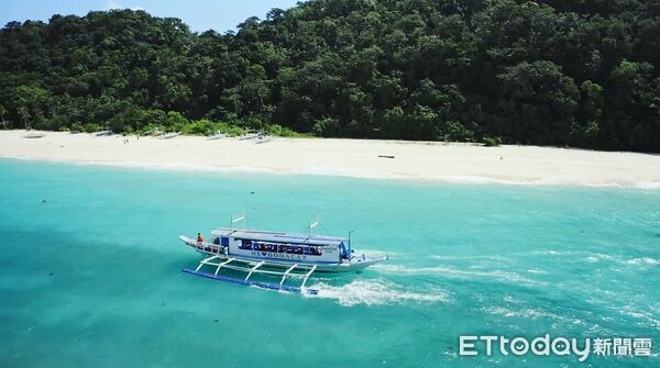 ▲台南市與菲律賓阿克蘭省締盟，黃偉哲市長與米拉弗洛斯省長簽署協議。（記者林東良翻攝，下同）