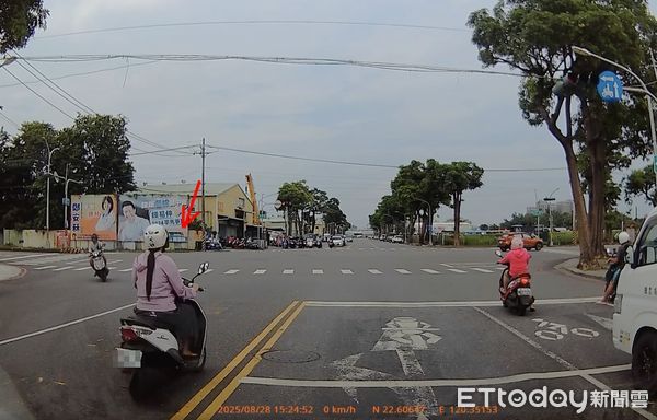 ▲▼ 高雄阿姨違規。（圖／翻攝自fb/翻轉台灣交通違規交流平台）