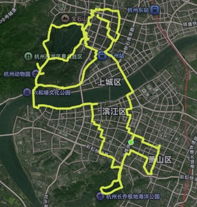 ▲七夕最震撼創意禮物，用跑的畫出對另一半的愛。（圖／翻攝潮新聞）