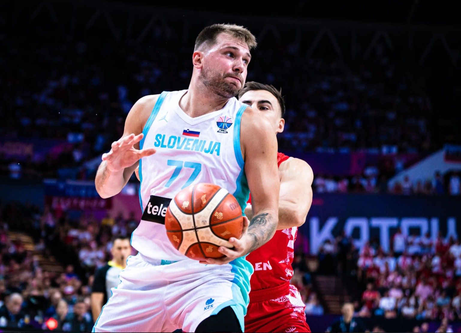 ▲▼湖人新門面唐西奇披上斯洛維尼亞戰袍征戰歐錦賽，首戰狂轟34分還是輸 。（圖／翻攝自FIBA官網）