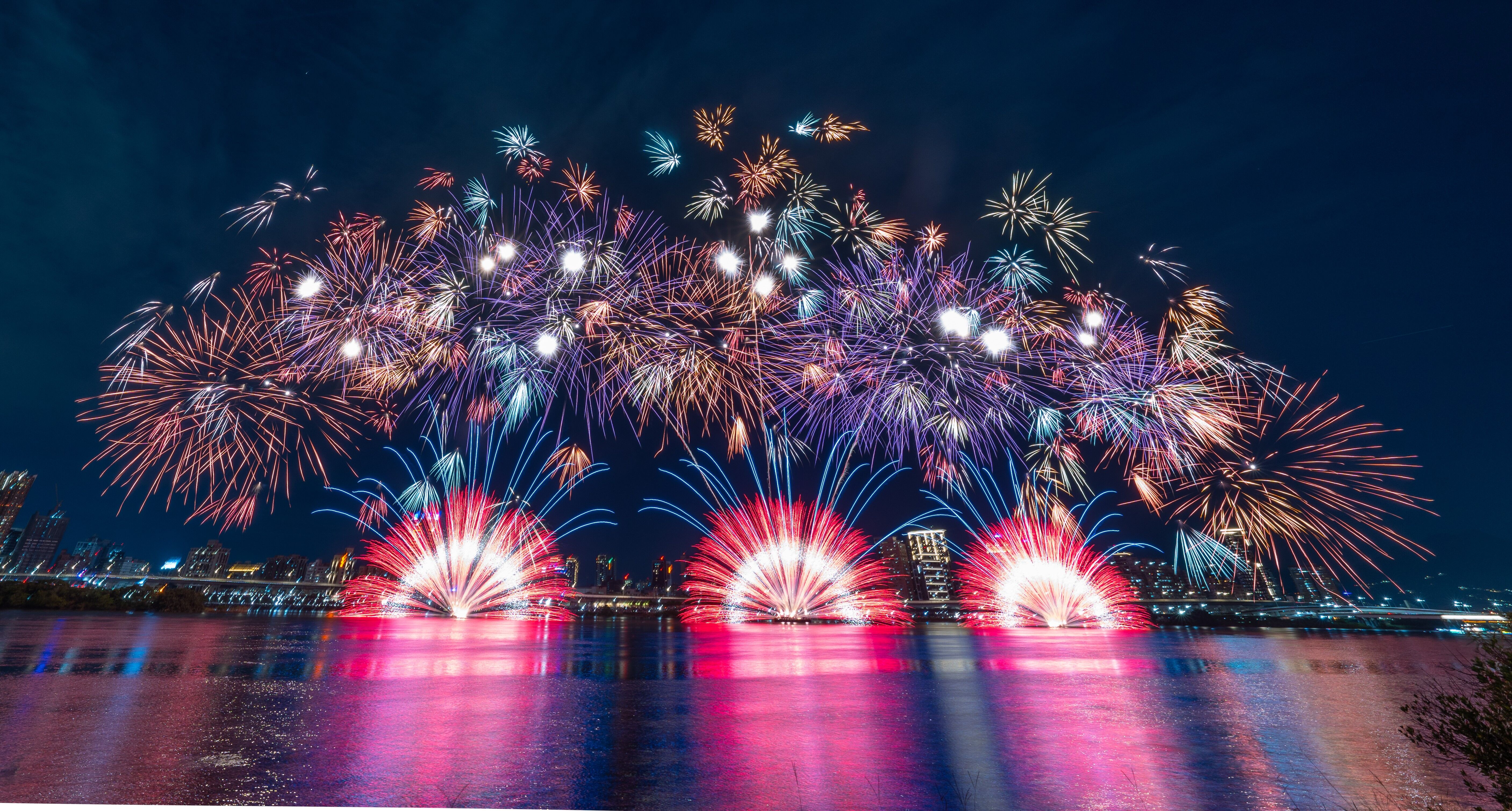 ▲「2025大稻埕夏日節」最終場煙火將在明（30日）晚間8點登場。（圖／觀傳局提供）