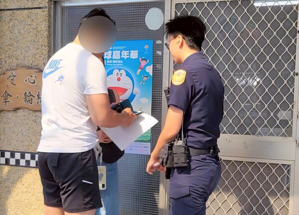 ▲▼臺東縣警察局關山分局鹿野分駐所警員劉珊甄有日文檢定N1，流利日文幫助日本旅客處理車禍。（圖／關山分局提供）