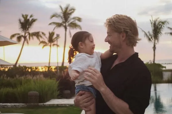 ▲寶貝女兒出生後 法比歐自認生活重心改變。（圖／晨邦國際提供）