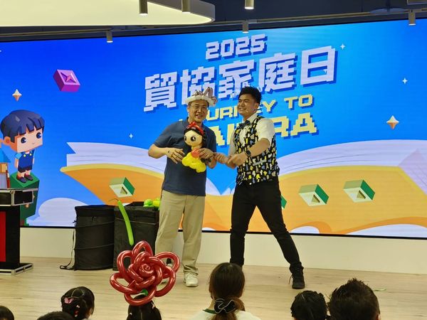 ▲精緻的造型氣球，大人、小孩都想要。（圖／記者張佩芬攝）