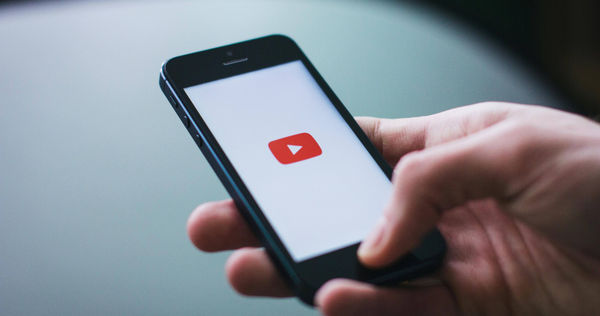 Google被爆利用部分YouTube影片訓練AI工具。（示意圖／翻攝自pexels）