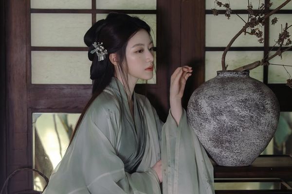 ▲舒華「古裝造型照」激美！江西初體驗漢服：終於圓夢了　韓網讚爆。（圖／翻攝自舒華IG）