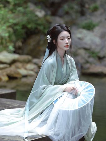 ▲舒華「古裝造型照」激美！江西初體驗漢服：終於圓夢了　韓網讚爆。（圖／翻攝自舒華IG）