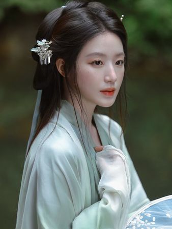 ▲舒華「古裝造型照」激美！江西初體驗漢服：終於圓夢了　韓網讚爆。（圖／翻攝自舒華IG）