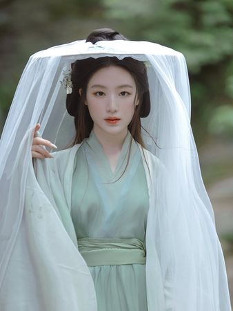 ▲舒華「古裝造型照」激美！江西初體驗漢服：終於圓夢了　韓網讚爆。（圖／翻攝自舒華IG）