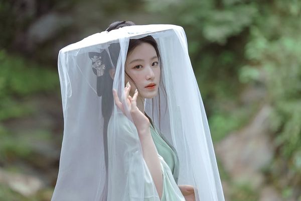 ▲舒華「古裝造型照」激美！江西初體驗漢服：終於圓夢了　韓網讚爆。（圖／翻攝自舒華IG）