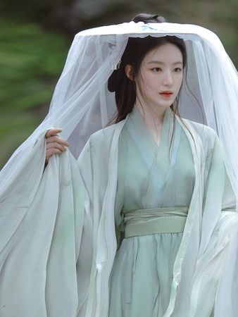 ▲舒華「古裝造型照」激美！江西初體驗漢服：終於圓夢了　韓網讚爆。（圖／翻攝自舒華IG）